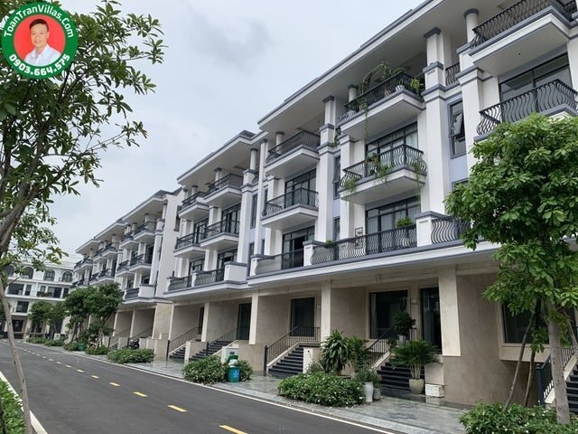 Nhà phố góc · góc 2 mặt tiền · 189 m² · Đông Nam Vạn Phúc