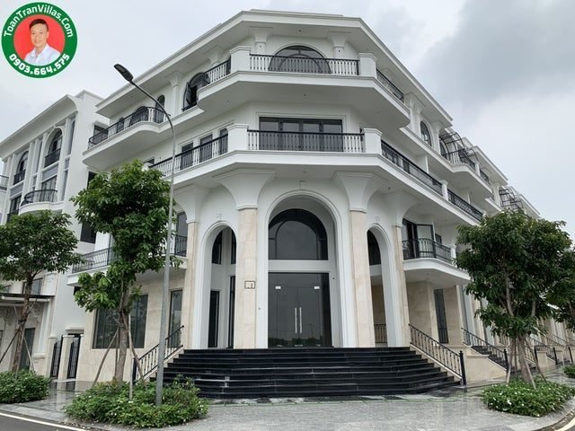 Nhà phố góc · góc 2 mặt tiền · 210 m² · Đông Nam Vạn Phúc