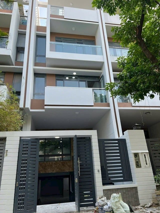 Nhà phố · thang máy · 110 m² · Vạn Phúc 1