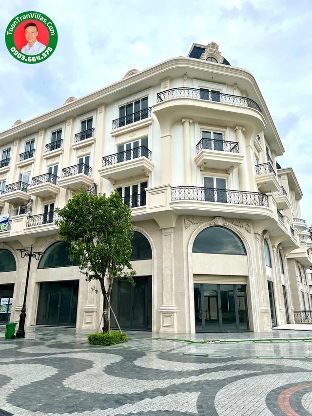 Shophouse · mặt tiền · thô · 140 m² · Royal Vạn Phúc